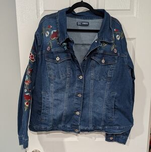 Sandpiper Blue Floral Embroidered Denim Jacket in Size 2XL